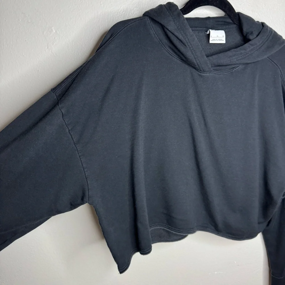 Nike Yoga Luxe Women's Cropped Fleece Hoodie in Black
